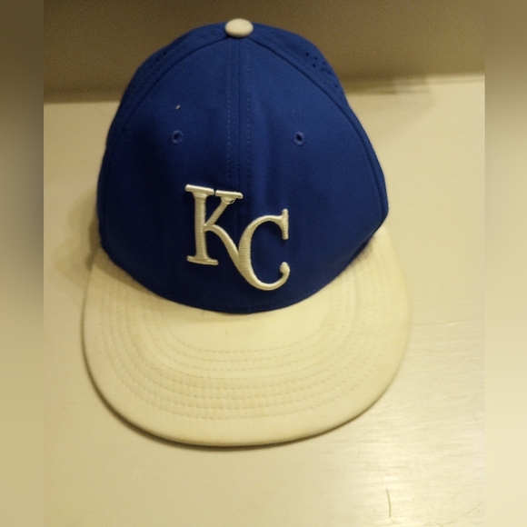 Nike MLB Other - MLB Nike Dri Fit Kansas City Royals Men's Adjustable Strapback Hat